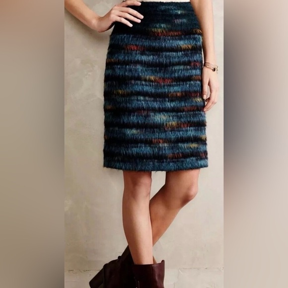ANTHROPOLOGIE Maeve Feathered Wool Mini Pencil Skirt Fuzzy Blue Motif Size 0 - Picture 3 of 13